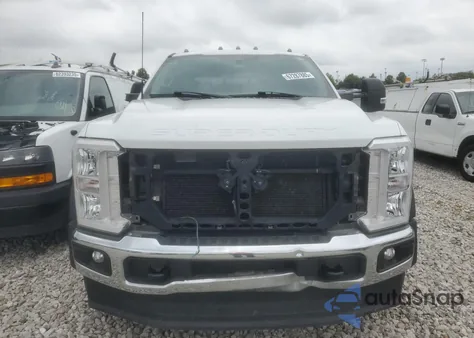 2023 Ford F550 Super Duty z USA, uszkodzony, nr VIN 1FD0W5HT1PEC51046